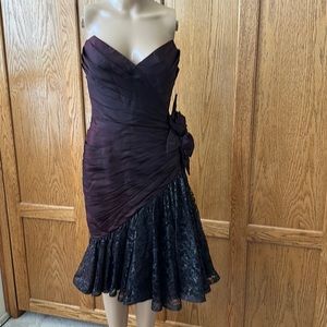 Gorgeous Tadashi dress, size 4, strapless black with burgundy undertones, new.